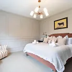 Luxury 6 Bedroom Period Home With Sauna And Gym