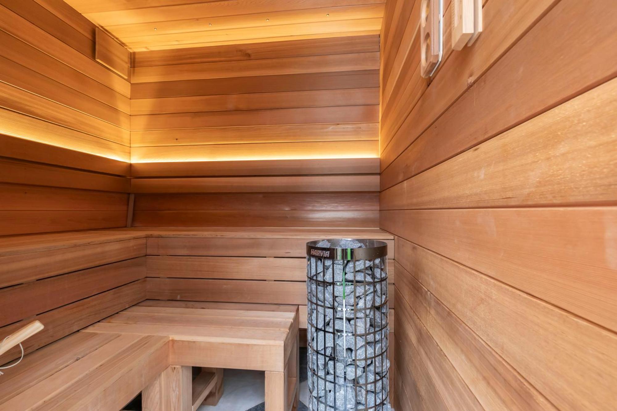 Villa Luxury 6 Bedroom Period With Sauna And Gym