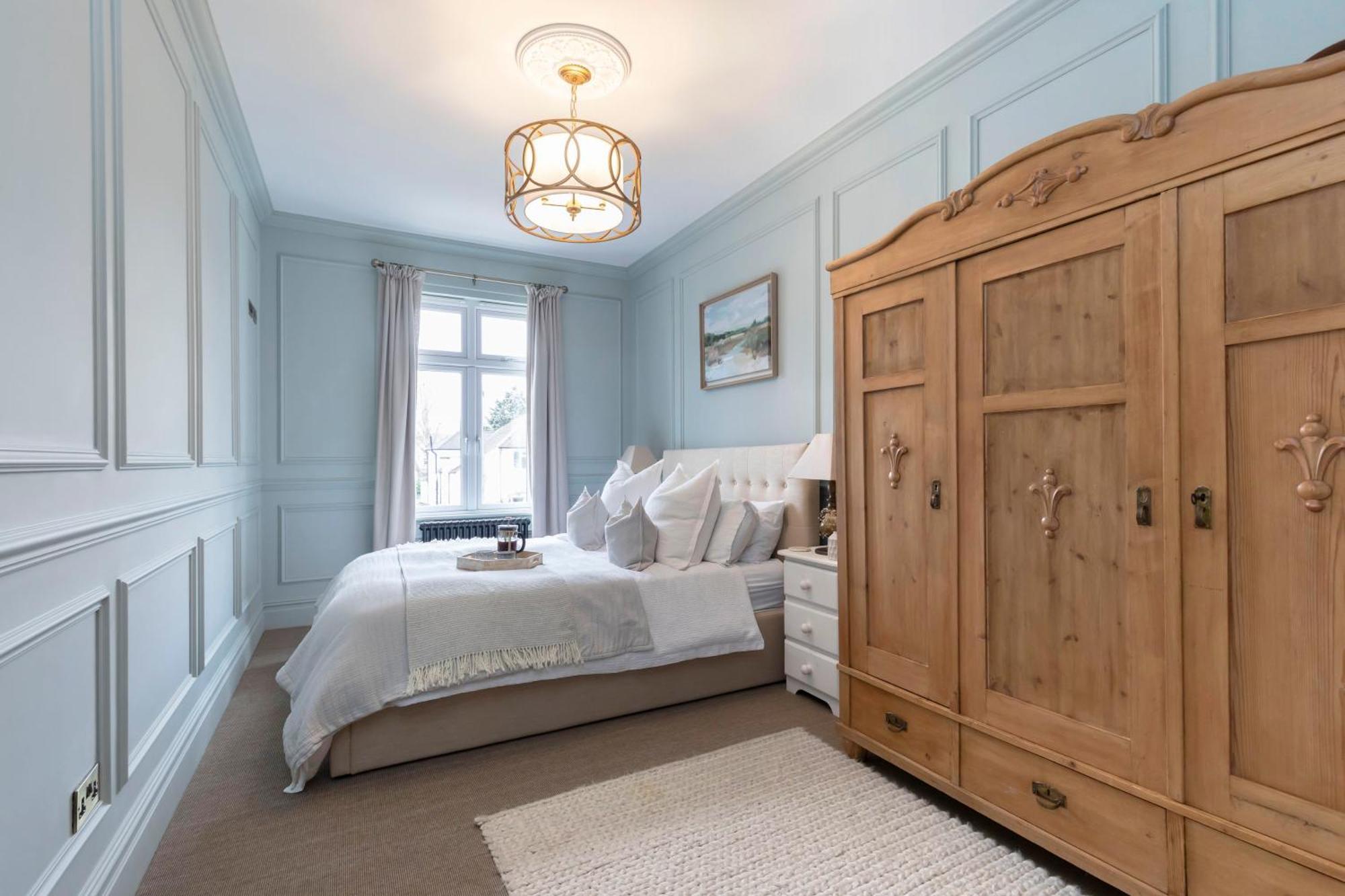 Luxury 6 Bedroom Period With Sauna And Gym Villa Cheltenham