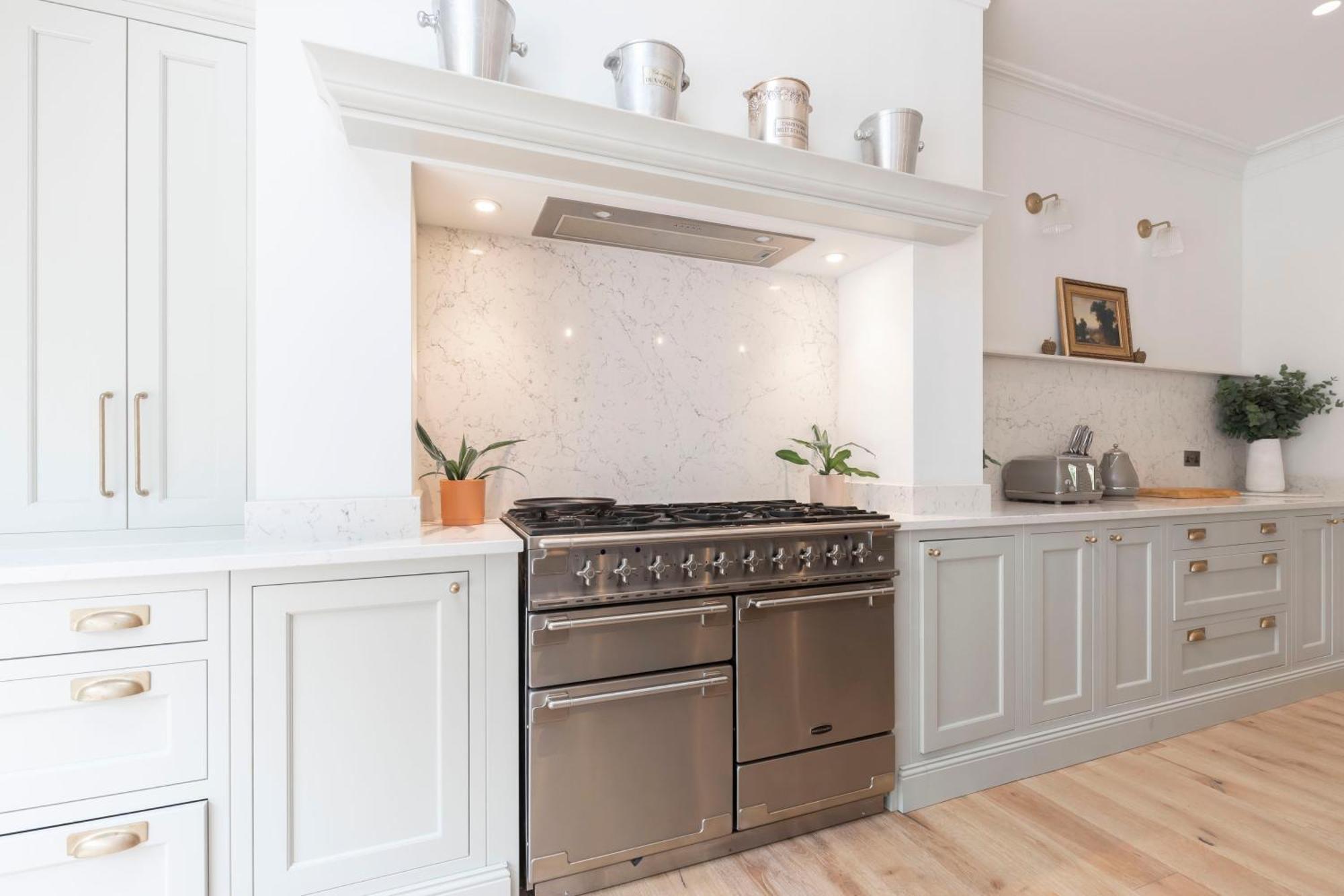 Luxury 6 Bedroom Period With Sauna And Gym