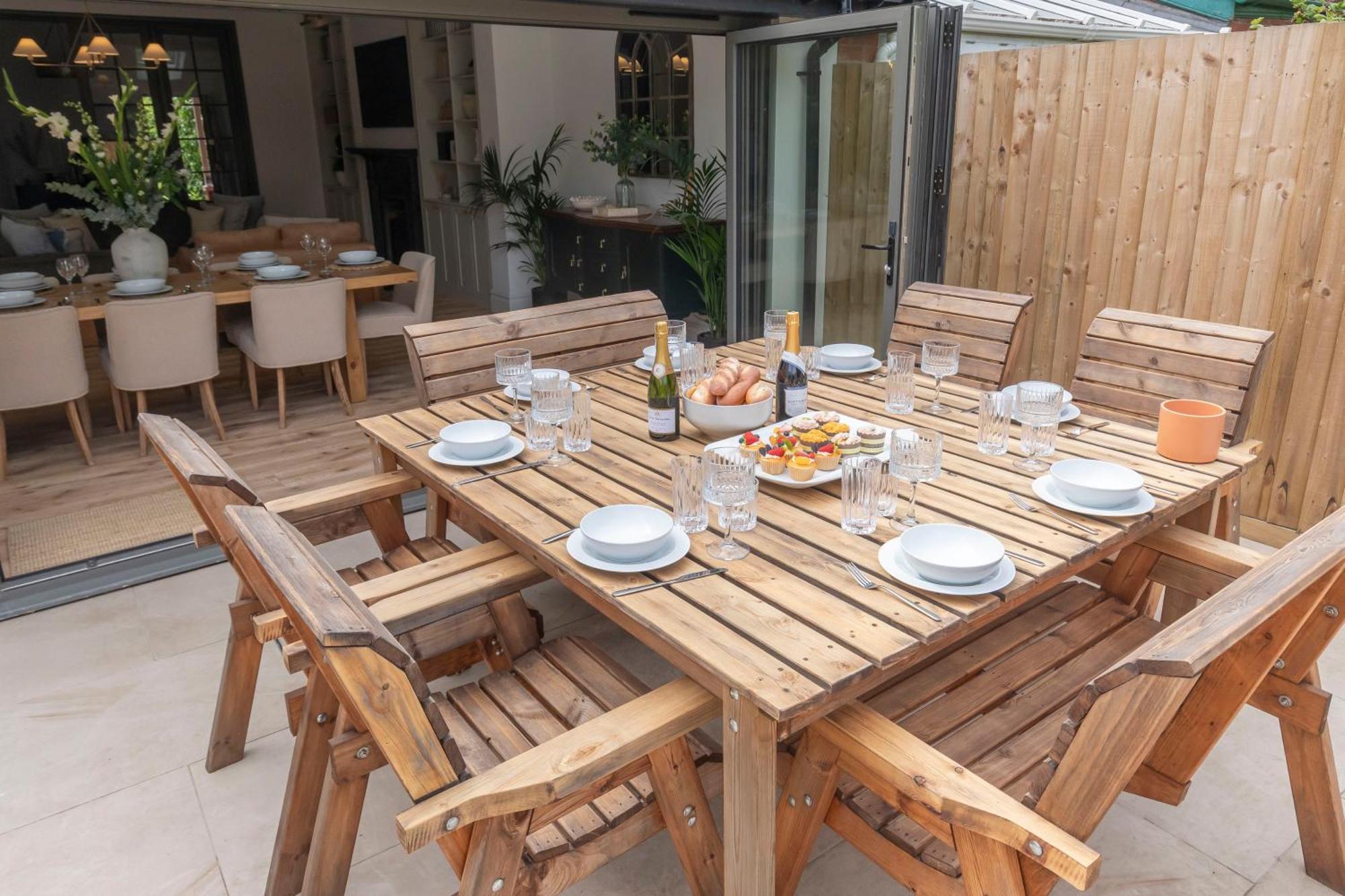 Villa Luxury 6 Bedroom Period With Sauna And Gym Cheltenham